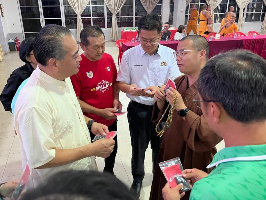 中国泉州南少林寺代表团莅临晋巷华小进行武术交流