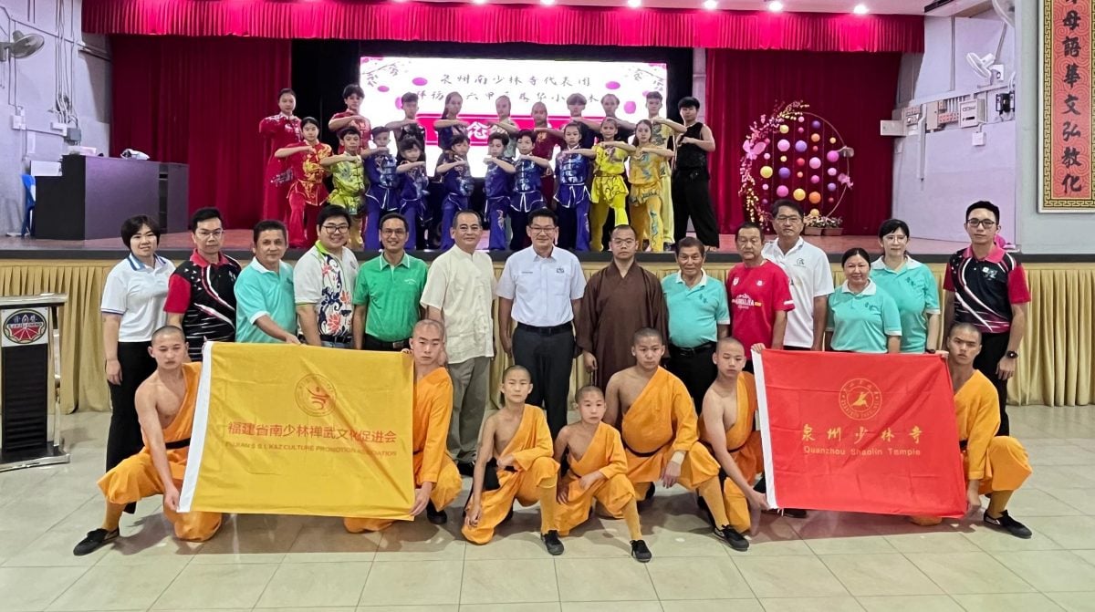 中国泉州南少林寺代表团莅临晋巷华小进行武术交流
