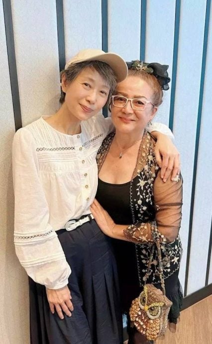 为支持叶童与黄德斌 冯宝宝花5小时驱车看舞台剧