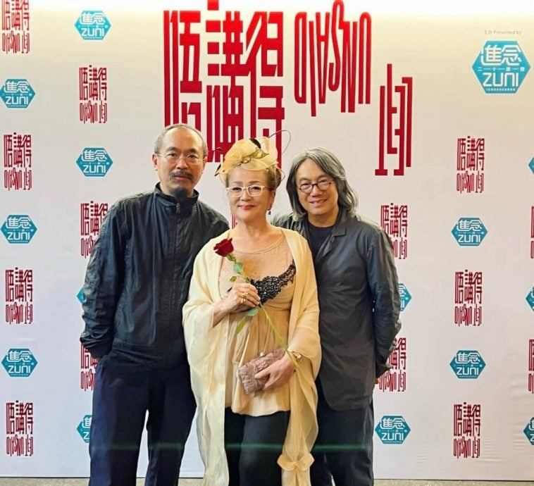 为支持叶童与黄德斌 冯宝宝花5小时驱车看舞台剧