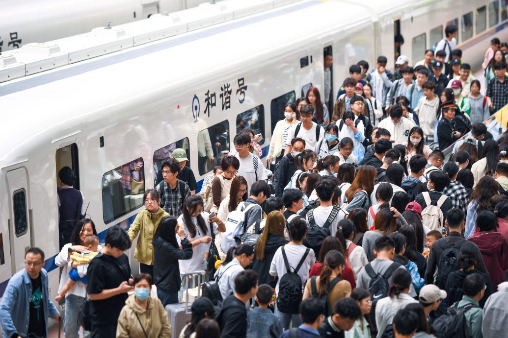 五一假期中国游客消费较去年同期增长8% 人员流动14.67亿