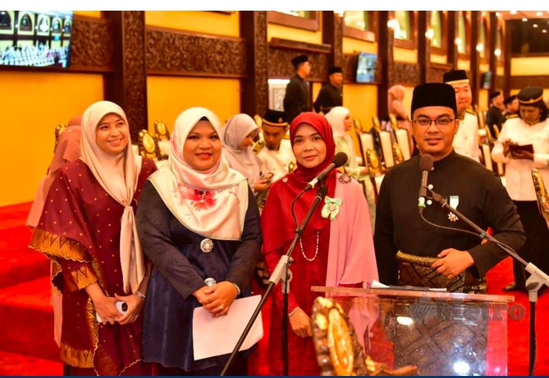 从不敢开口到站上王宫舞台 她用26年成为“王室司仪”