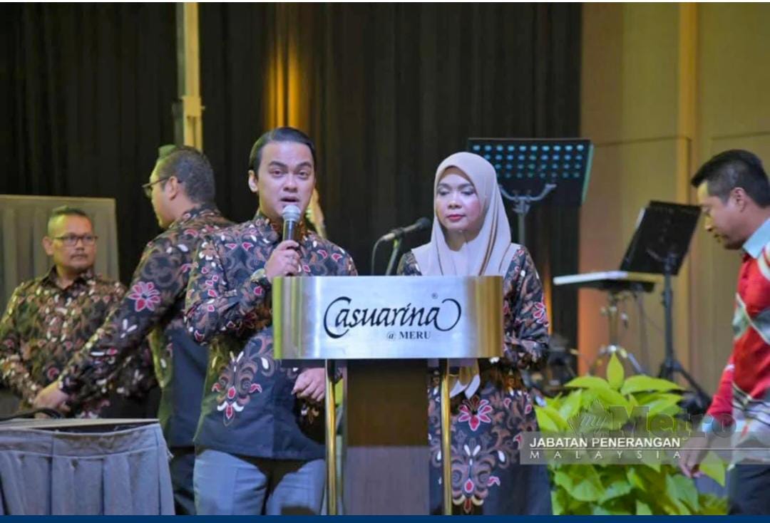 从不敢开口到站上王宫舞台 她用26年成为“王室司仪”