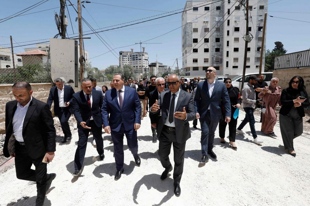 以军向外交官车队开枪“示警” 国际社会谴责并要求究责