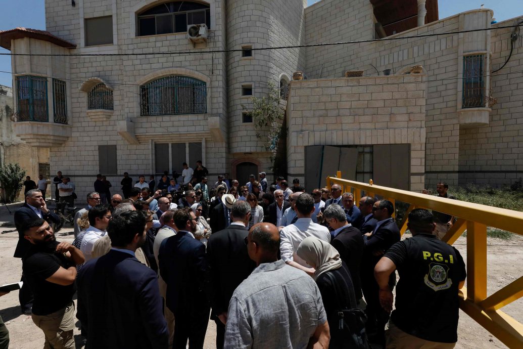 以军向外交官车队开枪“示警” 国际社会谴责并要求究责