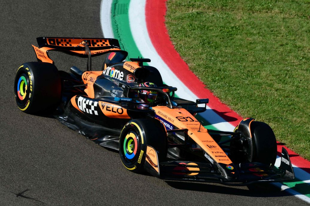 伊莫拉站F1大赛车  迈凯轮双雄统治首日练习