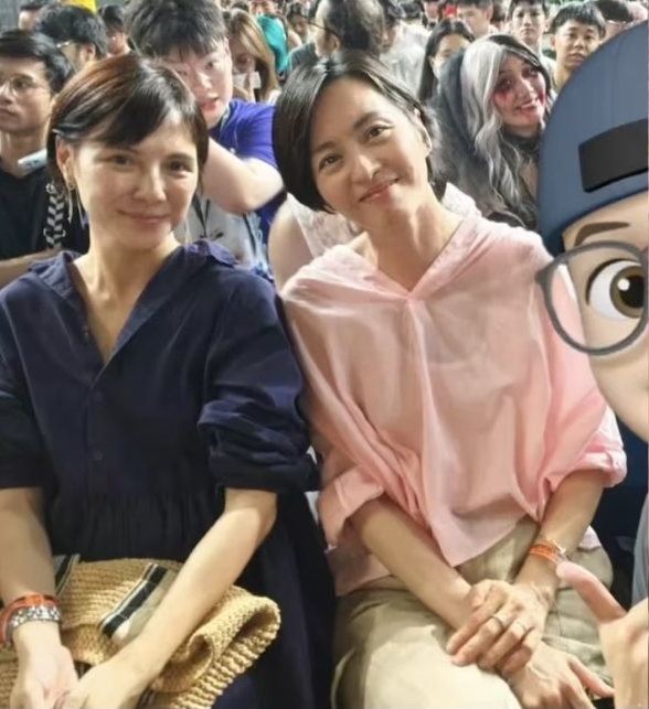 众星赴狮城朝圣女神卡卡 李心洁梁咏琪结伴当VIP