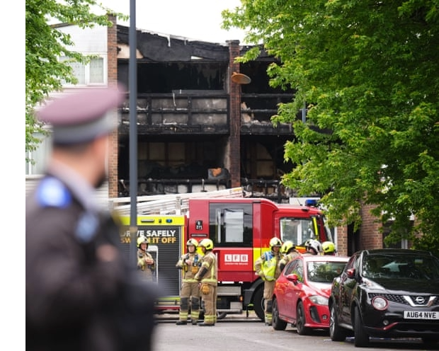 伦敦惊传大火造成4人死亡 警方以谋杀罪逮捕嫌犯
