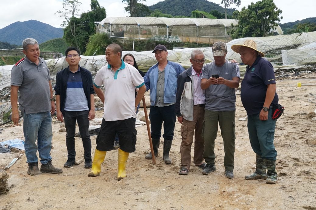 何子扬视察直冷甲水灾起因 初步推断山洪所致