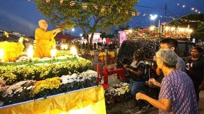 森首办卫塞园游会 罗白广场展现多元和谐