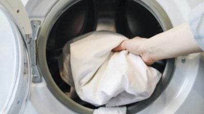 “内衣在洗衣店被人挪动” 女子：迟了几分钟而已
