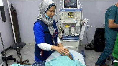 女麻醉師赴加沙馳援30天不懼死亡 “幾乎每晚都聽見爆炸聲”