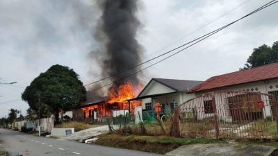 视频 | 火烧亚沙新村板屋  母子及时逃命