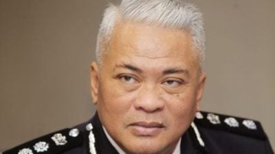 假警来电称涉洗钱贩毒 女公仆奉上5万金饰