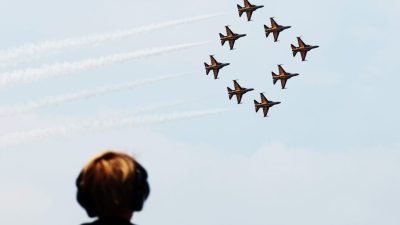 偷闯美军基地飞行秀拍摄  2名台湾人在韩国遭紧急逮捕　