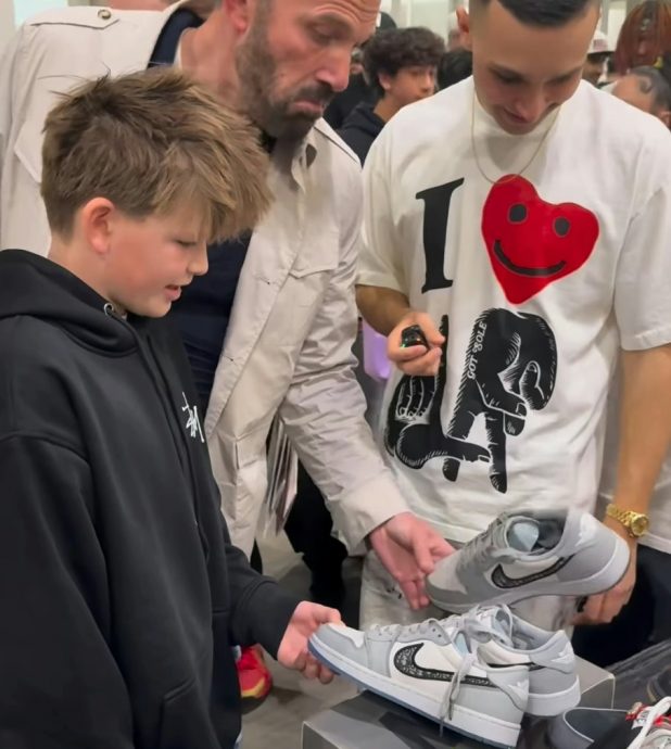 儿子要买天价潮鞋被教育 宾艾弗力：是我有钱不是你