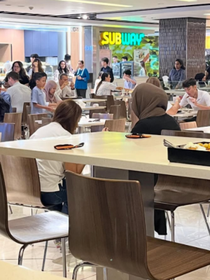 先霸位才去买食物可行吗？ 网民反映两极化