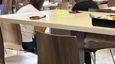 先霸位才去买食物可行吗？ 网民反映两极化