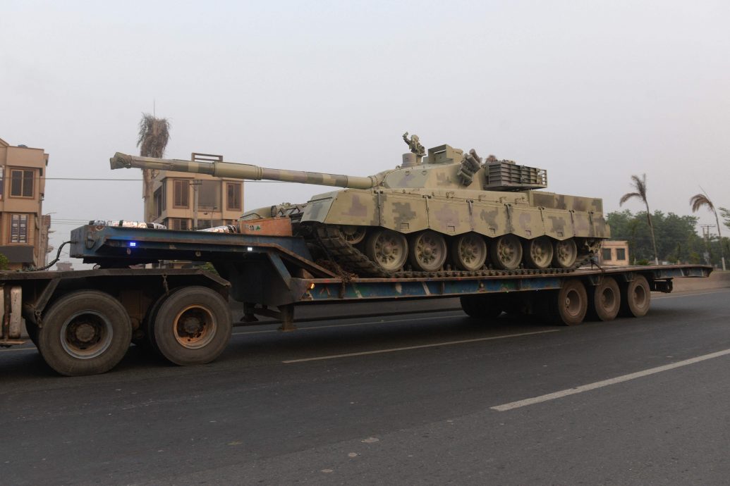 克什米尔控制线沿线遭到猛烈炮击 巴国总理：将为无辜烈士的鲜血复仇