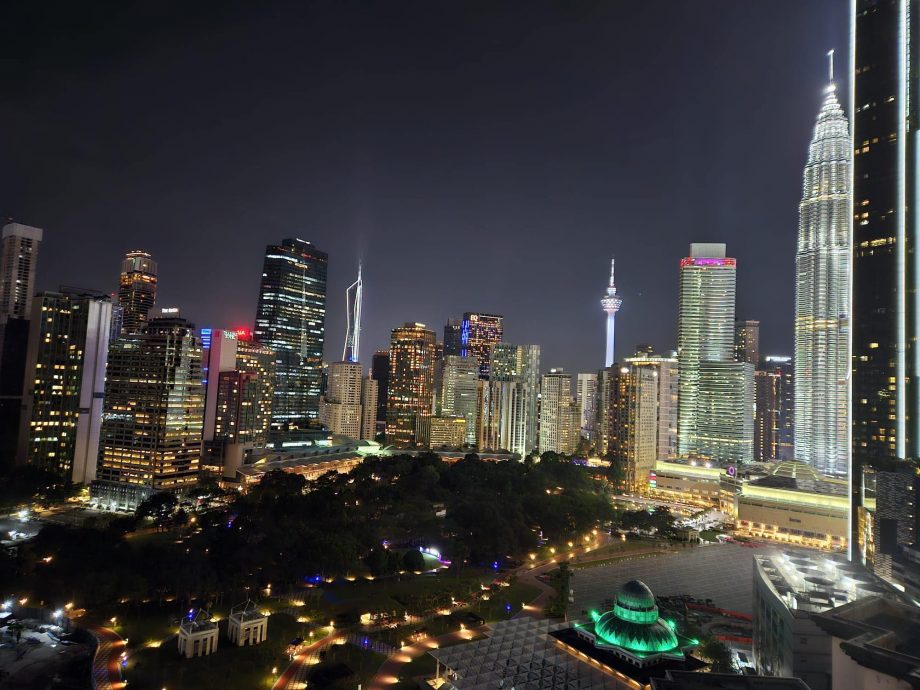 入住外甥女吉隆坡豪宅 香港名导张坚庭列大马3优势