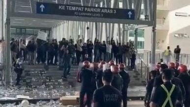 网传马机场暴乱视频  实为去年防暴演习