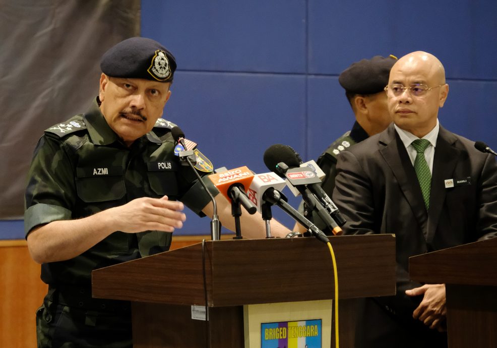 警联合森林局突击板厂行动,查获9733万资产捕98人。