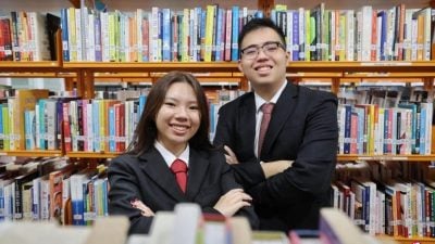 张玉琴奚俊耀凭坚韧毅力  走出困境 获模范生奖
