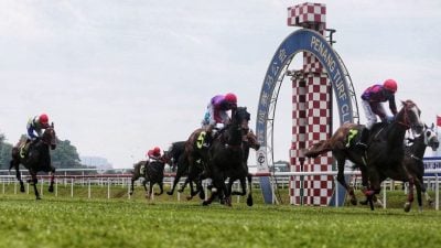 槟城马会解散最后一跑  民众涌入见证历史时刻