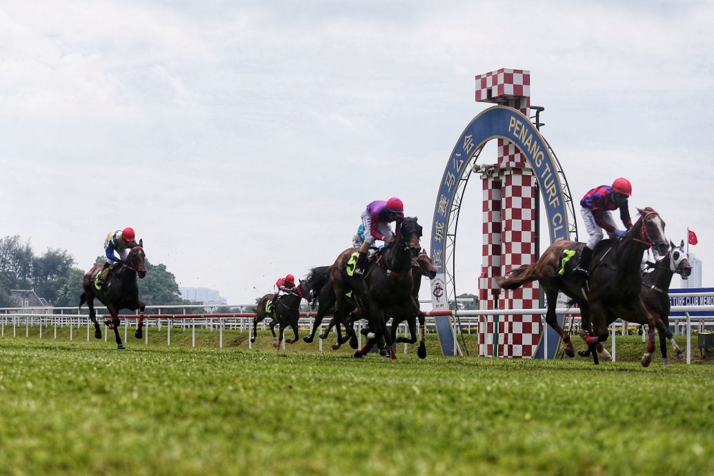 全国:槟马会解散最后一跑 民涌入见证历史