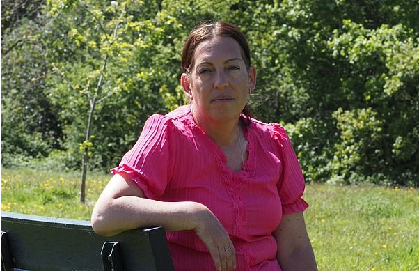 全球仅百例！　英女中风醒来“变中国腔”15年人生如地狱