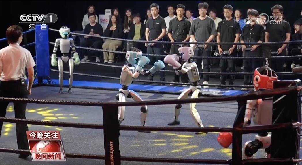 全球首个机器人拳王诞生 共军未来战场将无真人？
