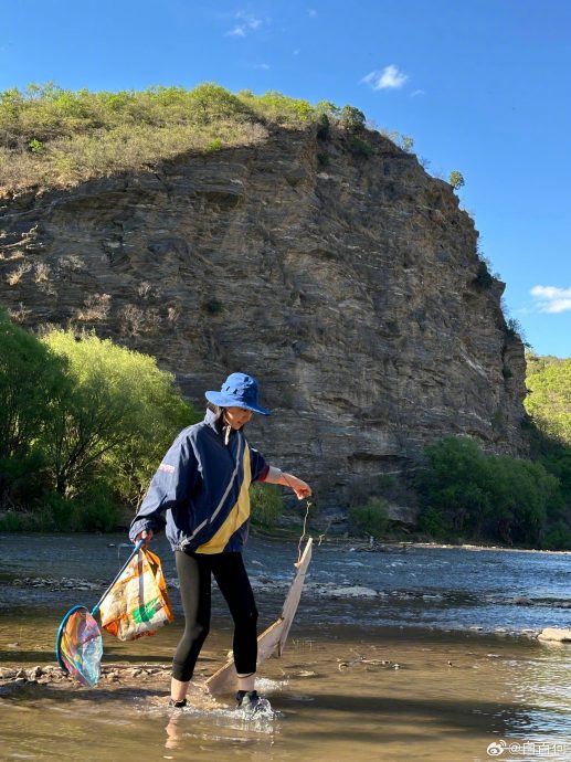 公开母子温馨出游照 白百何再婚首曝二胎