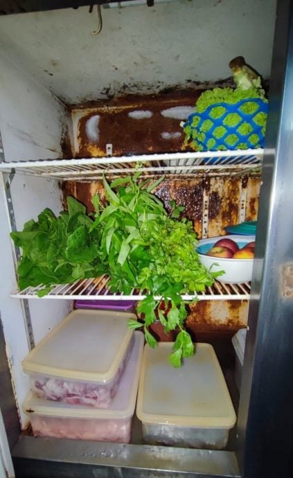关丹市厅联手卫生局检举丹绒隆坡食肆，1餐馆太脏接指示关闭14天。