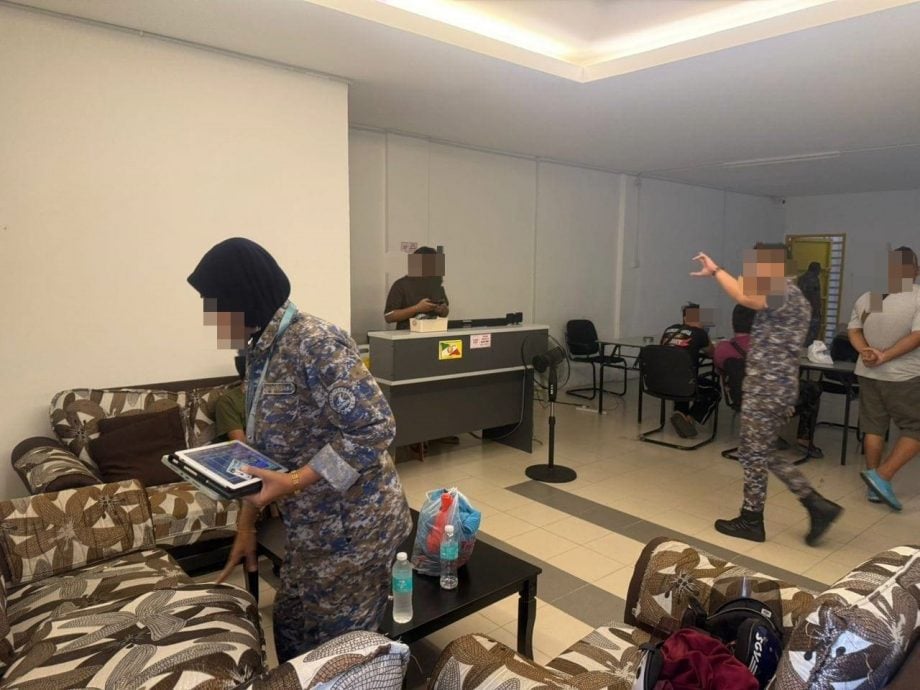 关丹市政厅取缔无牌营业桌球中心及2家涉非法网睹中心。