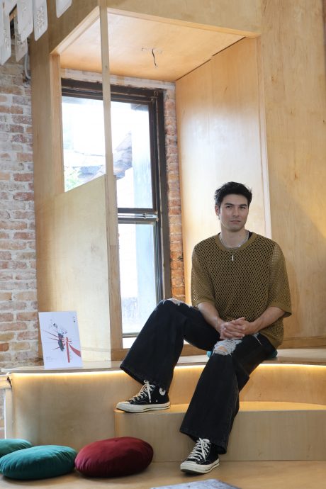 凤小岳曝尤长靖是“护身符” 喊大马音乐节发邀请帖