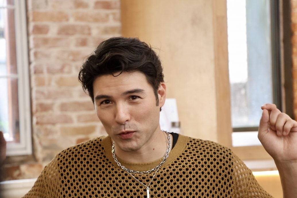 凤小岳曝尤长靖是“护身符” 喊大马音乐节发邀请帖