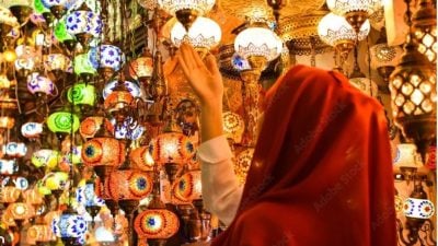 出国旅游团竟变购物团？ 团友擅改行程引众怒