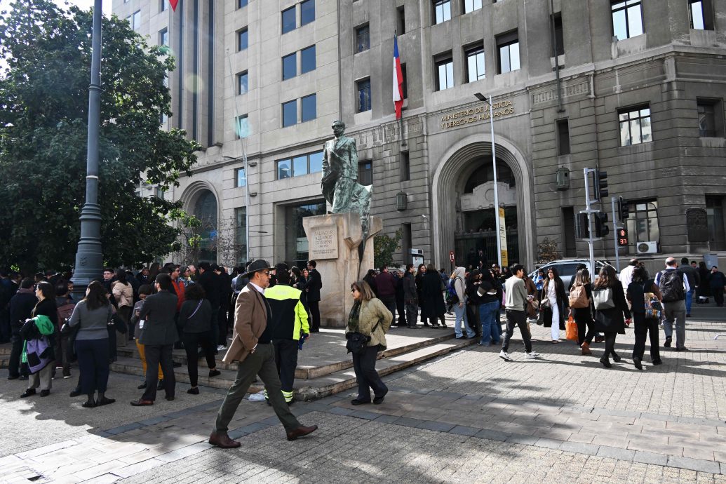 出现强烈煤气味 智利总统府等多栋建筑大规模疏散