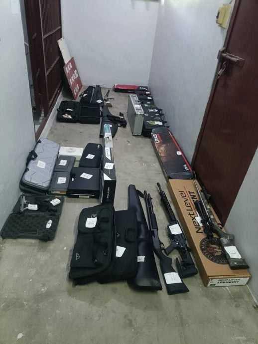 利用军方商店做网络窝点 大学讲师竟是军火贩子