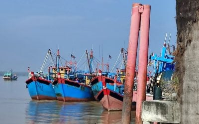 印尼停止海上执法 武装快艇扣劫马渔船