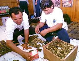 印尼军方处理弹药引发爆炸致13人死亡