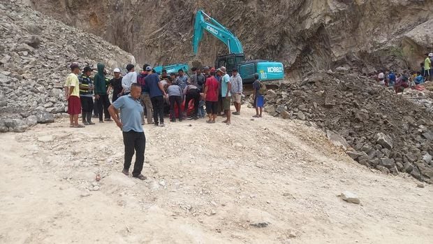 印尼采石场山崩巨岩坠地！至少5死多人失联