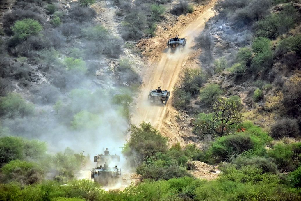 印巴双方强硬表态 巴基斯坦军事演习秀“肌肉” 升级局势