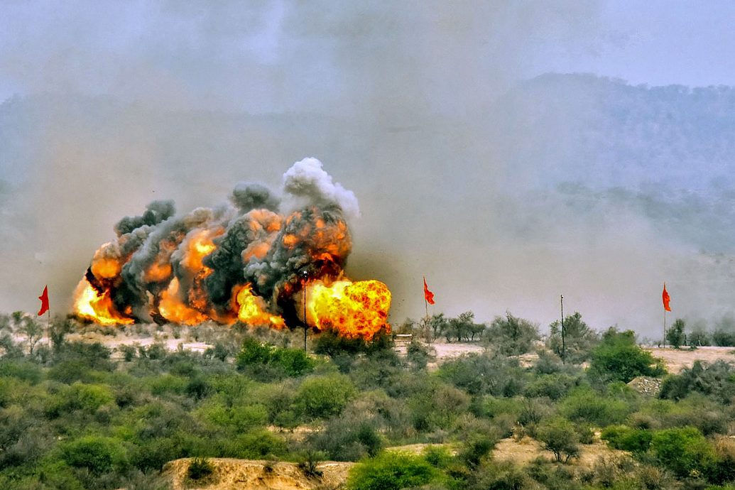 印巴双方强硬表态 巴基斯坦军事演习秀“肌肉” 升级局势