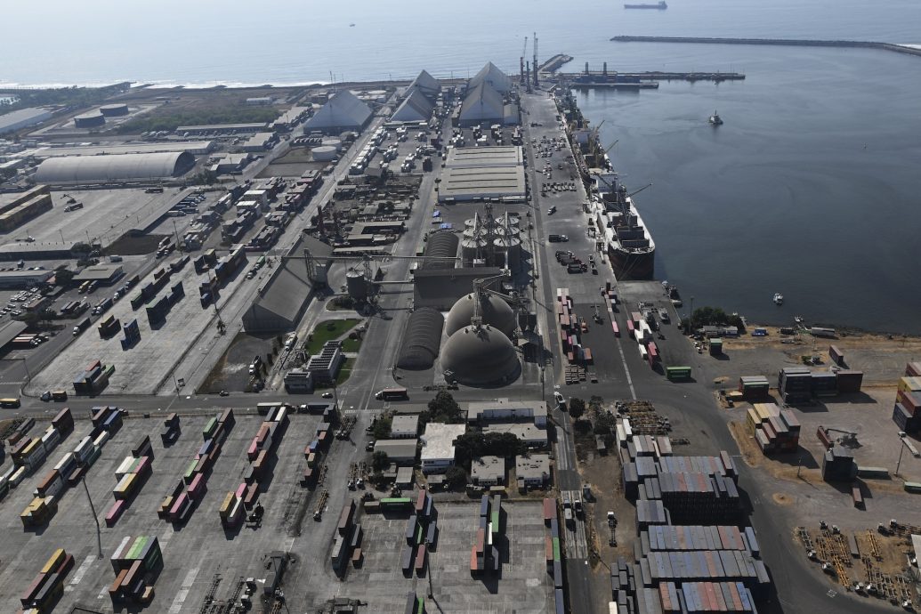 危地马拉检方指控总统阿雷瓦洛 将港口控制权交给中国