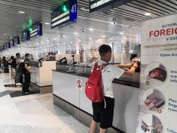 即时国内∕AKPS揭外籍人滞留入境大厅  装游客等“安全通道”入境