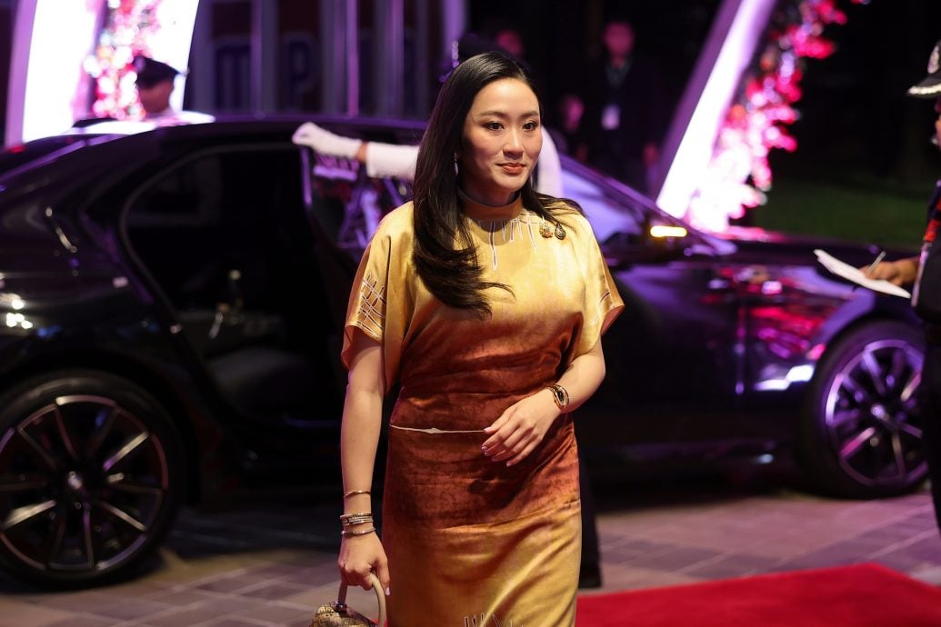 ///即时国内∕东盟峰会|画页|唯一女首脑的风采:佩通坦为东盟峰会增添亮点