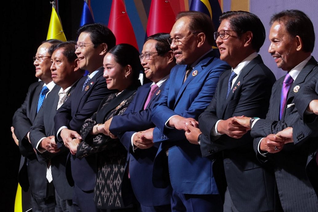 ///即时国内∕东盟峰会|画页|唯一女首脑的风采:佩通坦为东盟峰会增添亮点