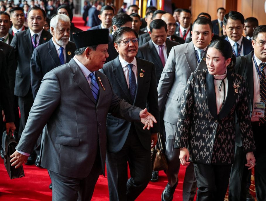 ///即时国内∕东盟峰会|画页|唯一女首脑的风采:佩通坦为东盟峰会增添亮点