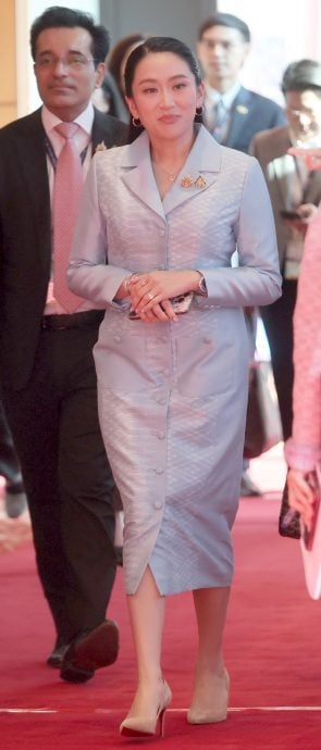 ///即时国内∕东盟峰会|画页|唯一女首脑的风采:佩通坦为东盟峰会增添亮点